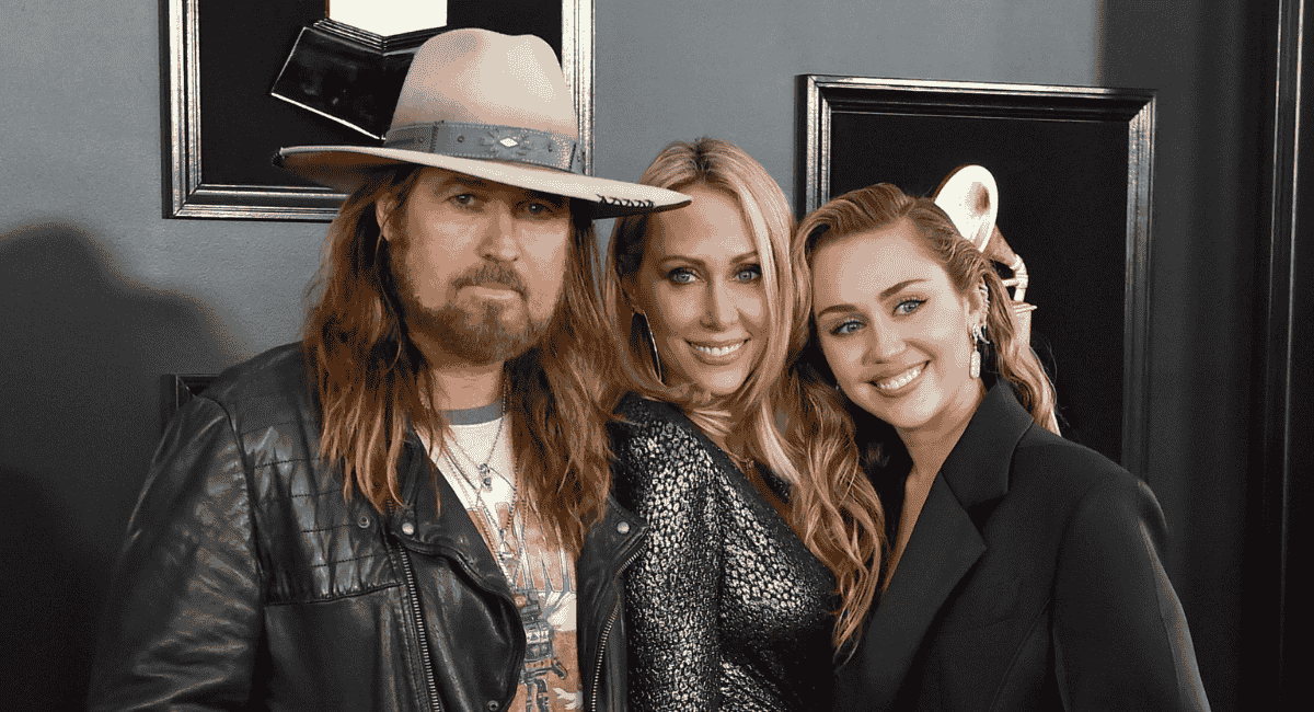 Miley Cyrus fala sobre divórcio, Hannah Montana, Dua Lipa e mais
